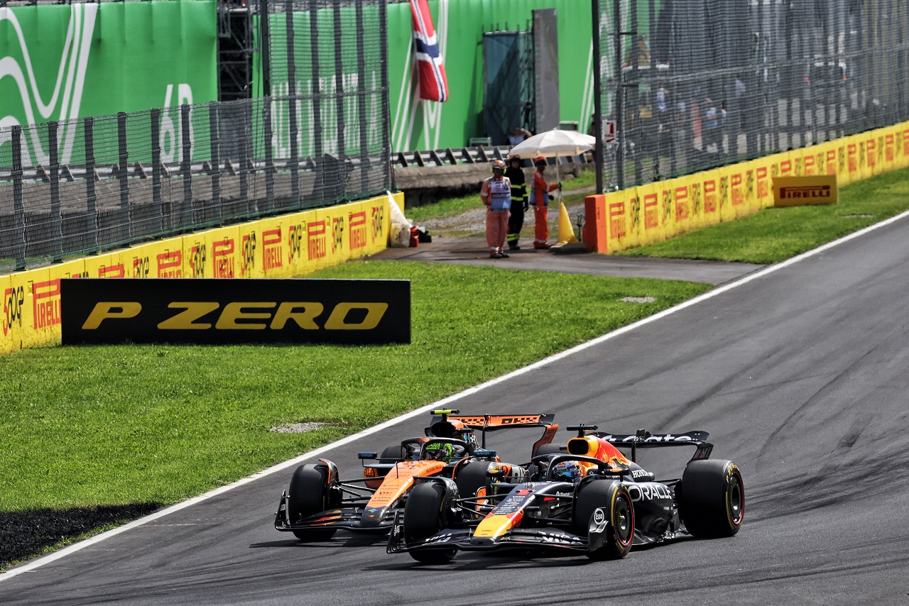 ランド・ノリス(マクラーレン)とマックス・フェルスタッペン(レッドブル)
