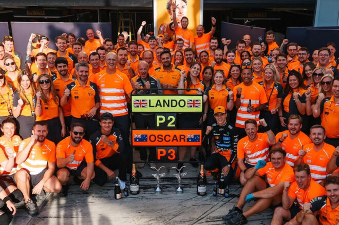 ランド・ノリスの2位とオスカー・ピアストリの3位を祝うマクラーレン