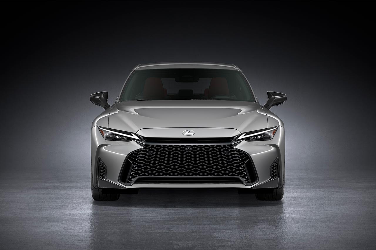 レクサス、新型ISを世界初公開。コンパクトFRスポーツセダンをさらに熟成