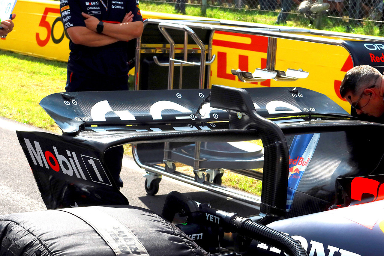 F1 Topic
