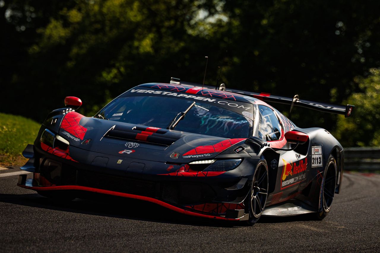 今度は“偽名”でなく本名『マックス・フェルスタッペン』でNLSニュル耐久に参戦。まずはGT4から