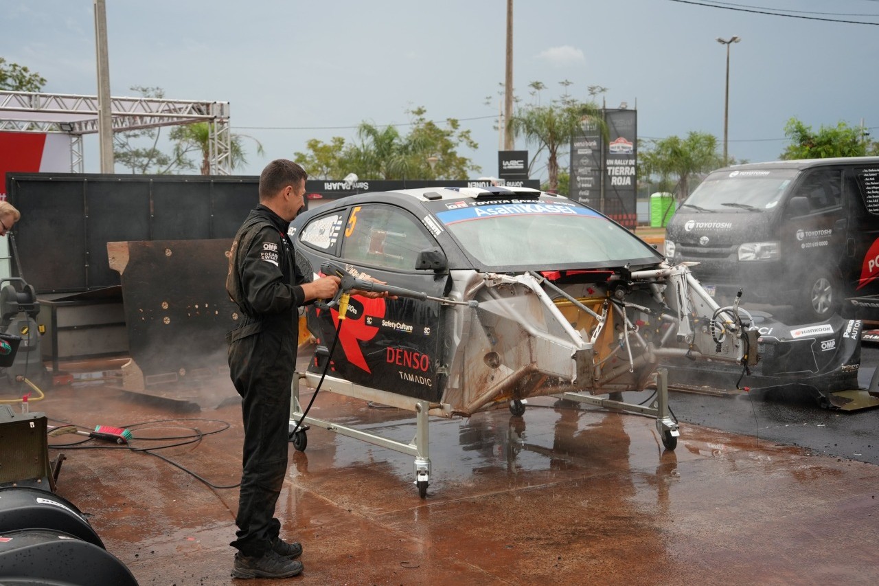 2週間でパラグアイからチリへ移動。WRCの南米2連戦に臨むTOYOTA GAZOO Racing WRTの整備・テント建設事情