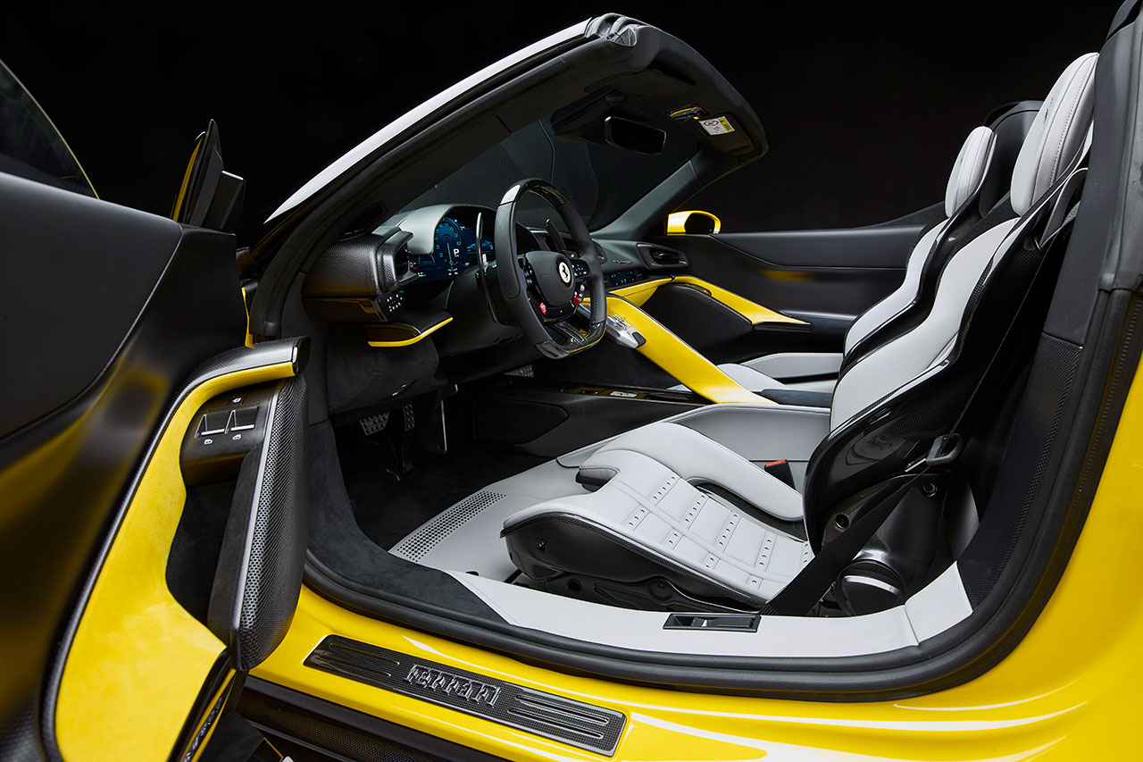 フェラーリ、伝説の名を復活させた新型PHEVスーパーカー『849