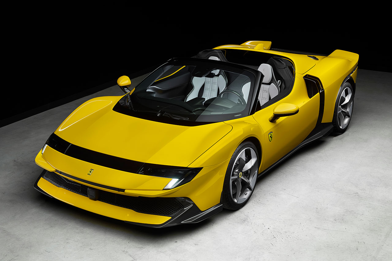 フェラーリ、伝説の名を復活させた新型PHEVスーパーカー『849