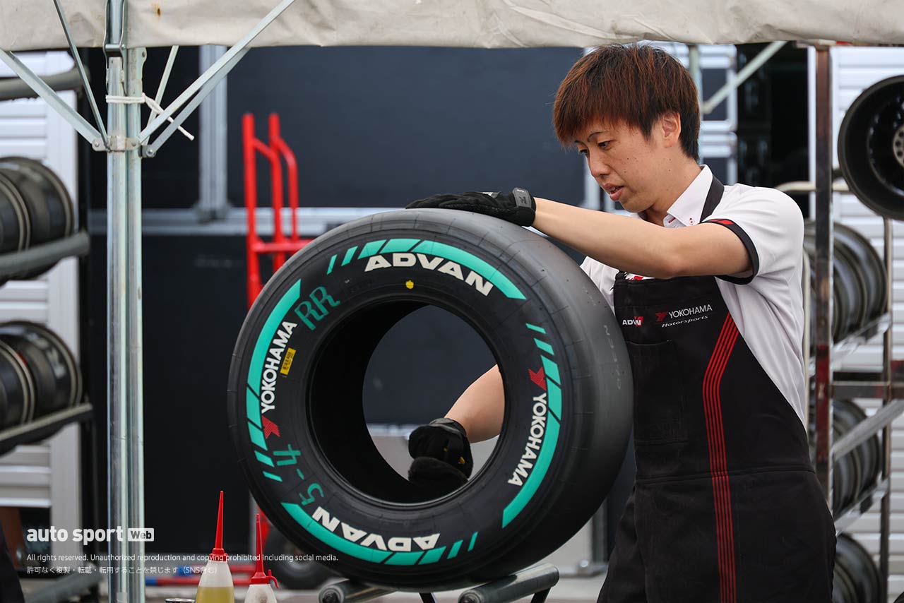 250本以上をバラして、組んで。ピットレーンでも活躍するヨコハマタイヤ・サービススタッフの『知られざる大仕事』