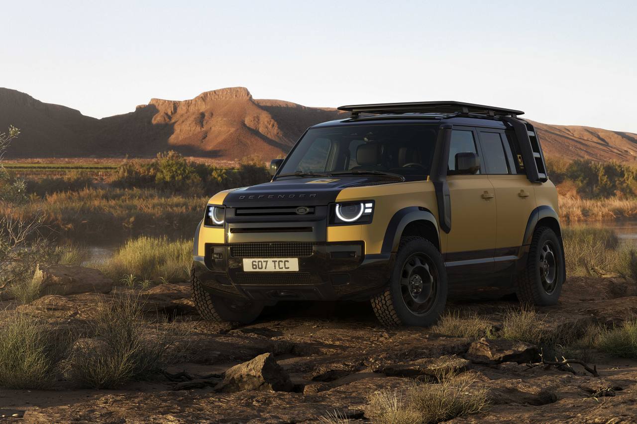 世界規模の“トロフィー”開催を記念した『ディフェンダー』の特別仕様車。日本限定100台で登場