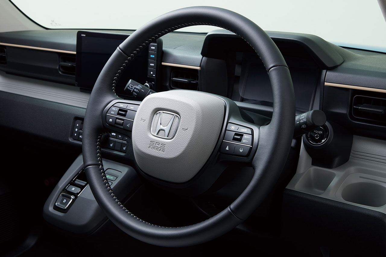 ホンダ、新型軽EV『N-ONE e：』を発売。小型パワートレインや大容量薄型バッテリー採用で航続距離295km