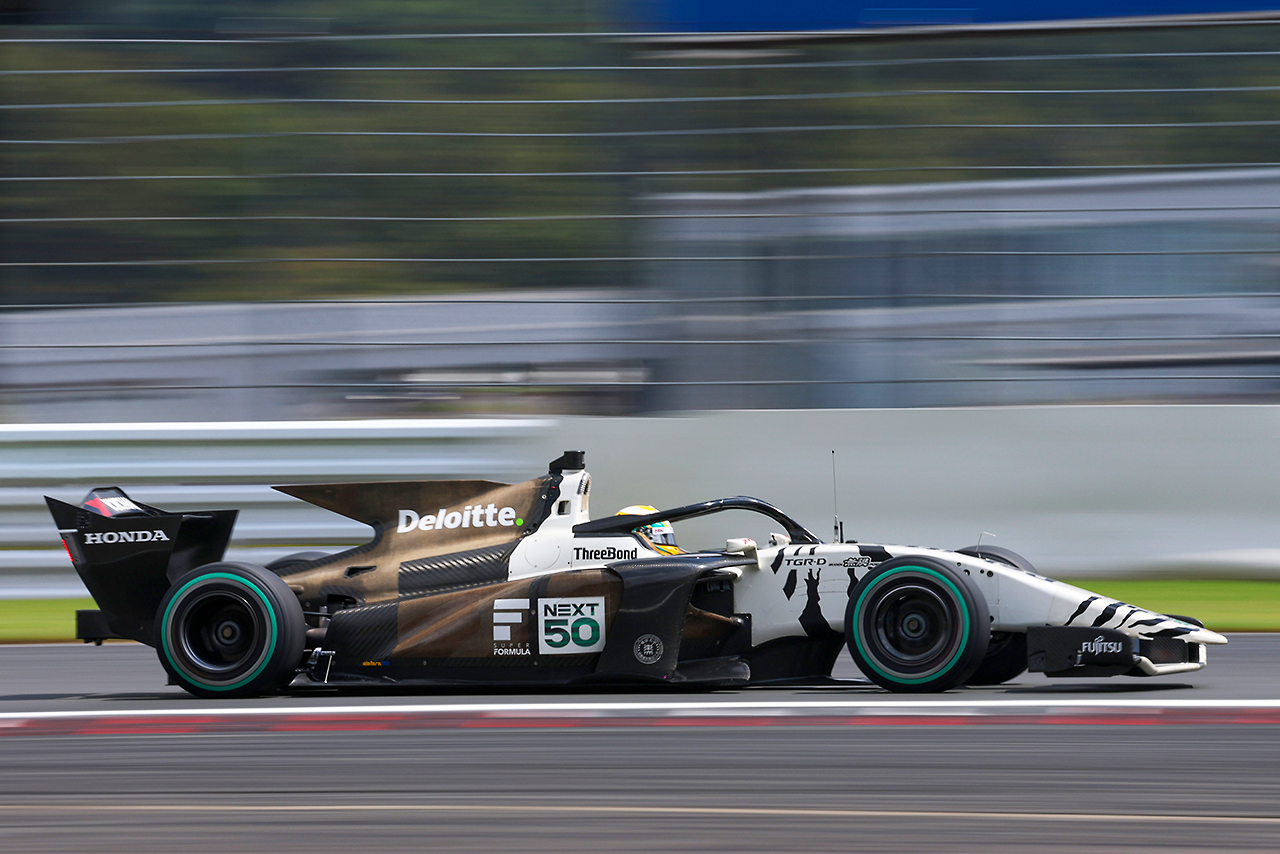 山本尚貴がドライブするWhite Tiger SF23（⽩寅）