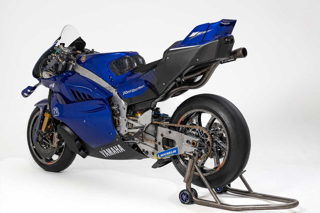 ヤマハ、V4エンジン搭載のYZR-M1をお披露目。アウグスト・フェルナンデスが同機でサンマリノGPにワイルドカード参戦