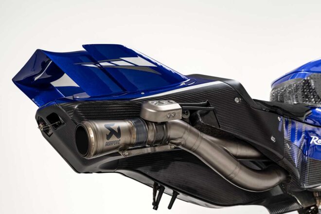 ヤマハ、V4エンジン搭載のYZR-M1をお披露目。アウグスト・フェルナンデスが同機でサンマリノGPにワイルドカード参戦