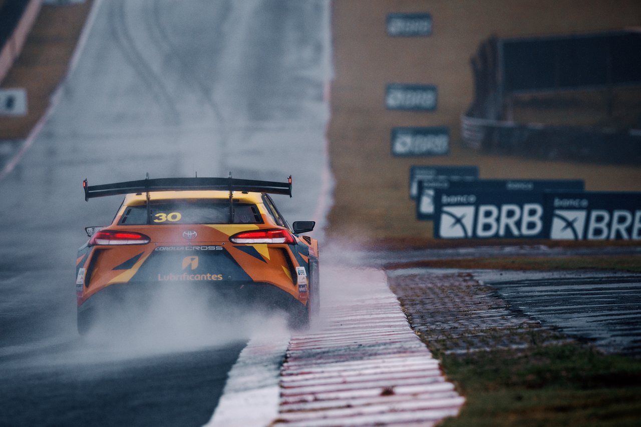 トヨタの新鋭20歳がスプリント初制覇、僚友JP・デ・オリベイラも3位表彰台で祝福／SCB第6戦