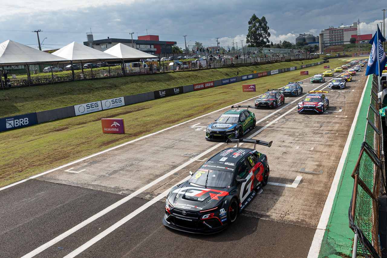 トヨタの新鋭20歳がスプリント初制覇、僚友JP・デ・オリベイラも3位表彰台で祝福／SCB第6戦