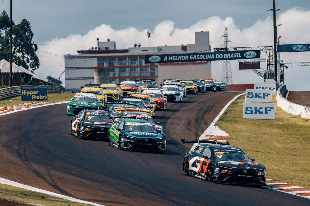 トヨタの新鋭20歳がスプリント初制覇、僚友JP・デ・オリベイラも3位表彰台で祝福／SCB第6戦