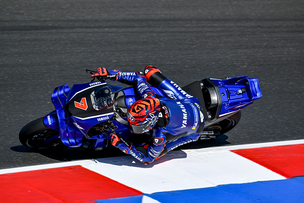 ヤマハのV4エンジン初日はクアルタラロから0.6秒落ち「競争力があり、フィーリングも向上」／MotoGP第16戦サンマリノGP