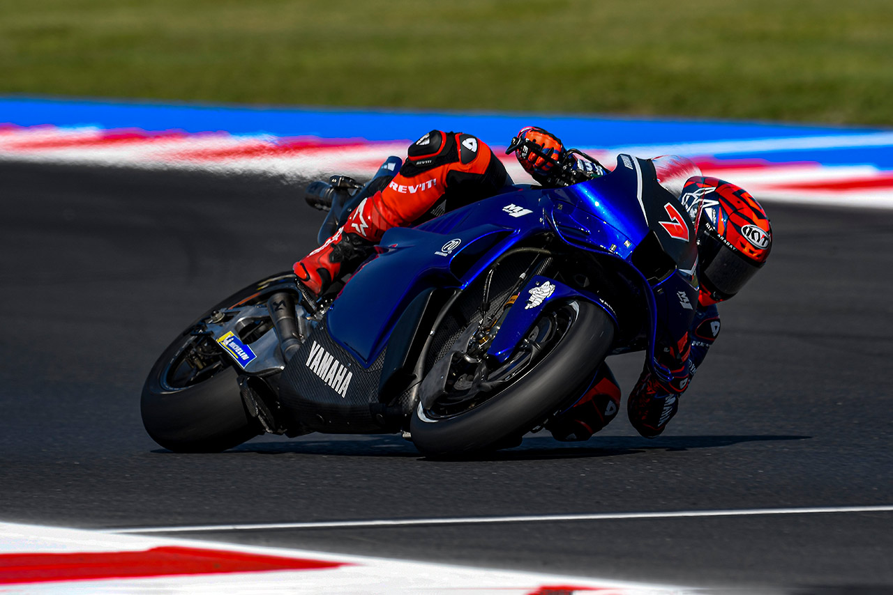 ヤマハのV4エンジン初日はクアルタラロから0.6秒落ち「競争力があり、フィーリングも向上」／MotoGP第16戦サンマリノGP