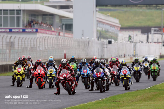中須賀が引き離し独走優勝。最終周の雨で野左根、津田が表彰台守る／2025全日本ロード第5戦オートポリス JSB1000 レース1