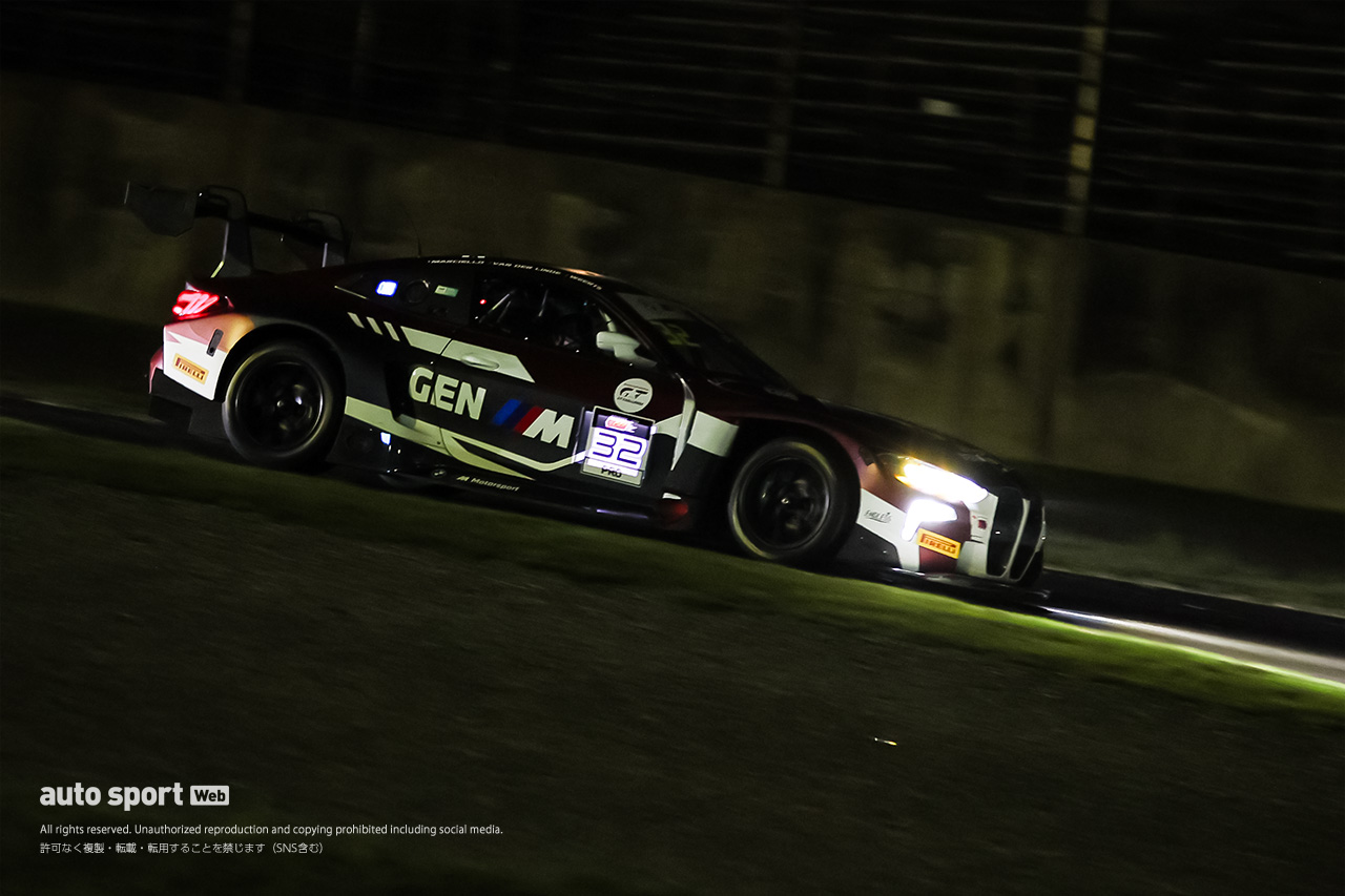 チームWRTの32号車BMW M4 GT3エボ（ラファエレ・マルチェッロ／ケルビン・ファン・デル・リンデ／シャルル・ウィーツ）