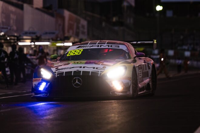 メルセデスAMG・チームGMRの888号車メルセデスAMG GT3エボ（ミカエル・グルニエ／マキシム・マルタン／ルカ・ストルツ）