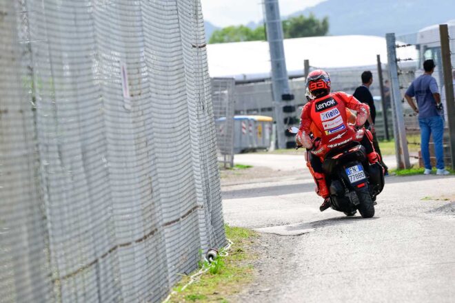 ベゼッチが今季スプリント初優勝。M.マルケスは初の転倒リタイア／MotoGP第16戦サンマリノGP