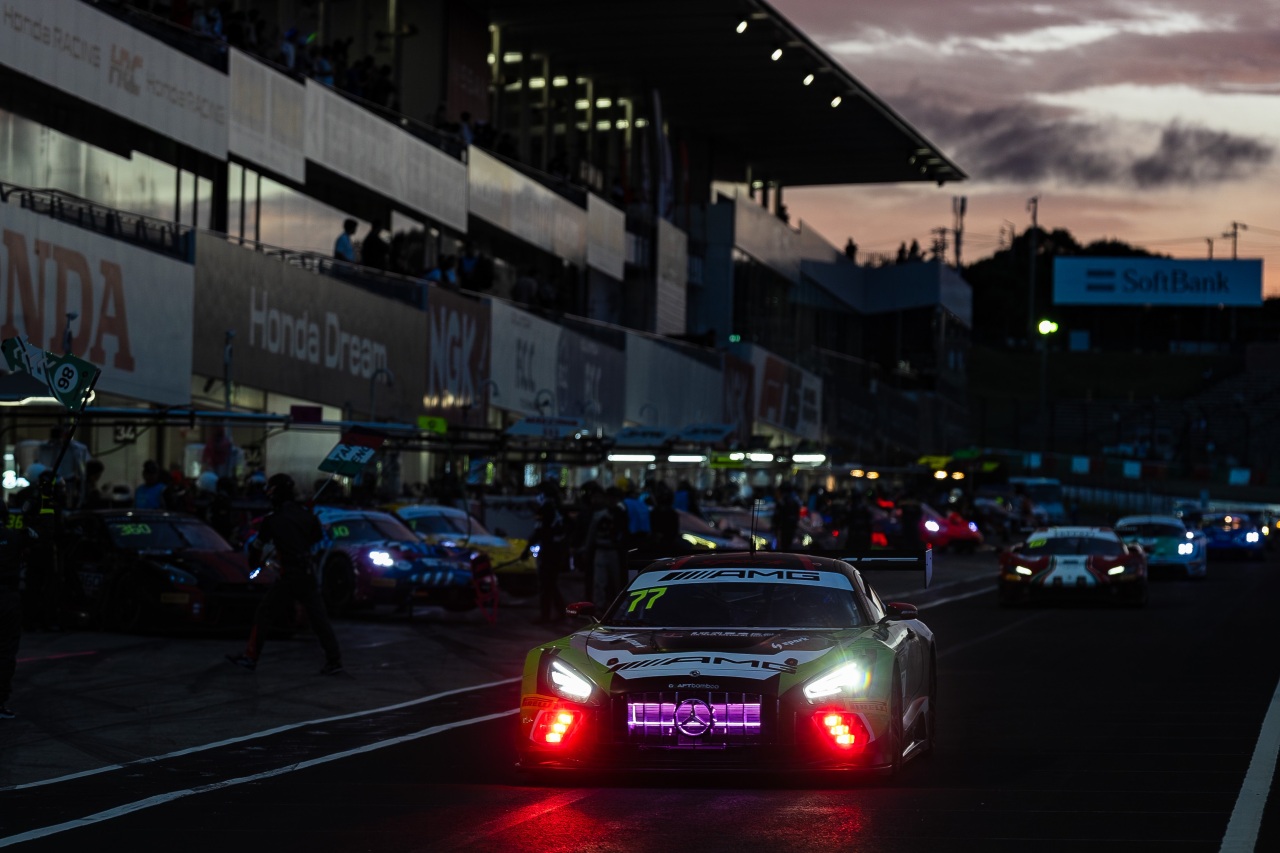 メルセデスAMG・チーム・クラフト・バンブー・レーシングの77号車メルセデスAMG GT3エボ（太田格之進／マキシミリアン・ゲーツ／ラルフ・アーロン）