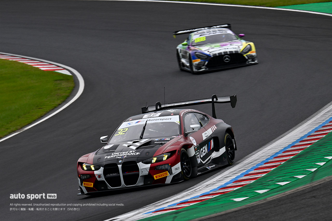 チームWRTの32号車BMW M4 GT3エボ（ラファエレ・マルチェッロ／ケルビン・ファン・デル・リンデ／シャルル・ウィーツ）