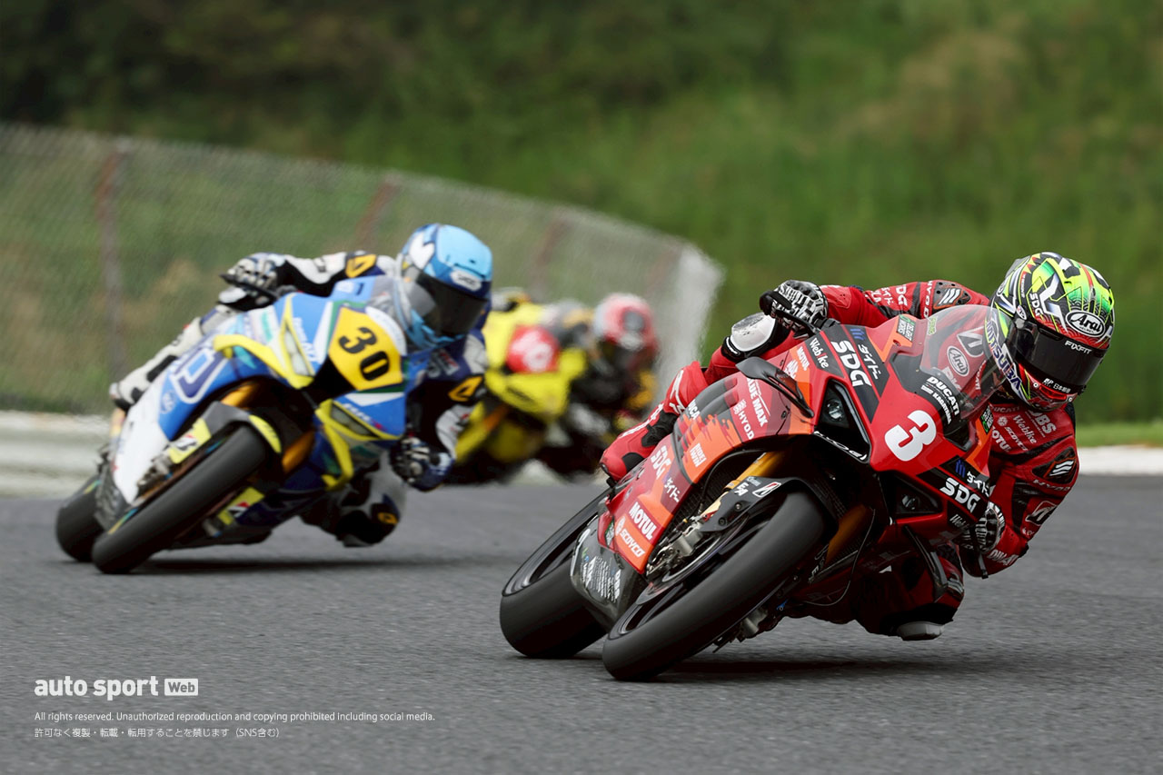 中須賀克行がダブルウイン達成。今季4勝で大幅リード／2025全日本ロード第5戦オートポリス JSB1000 レース2