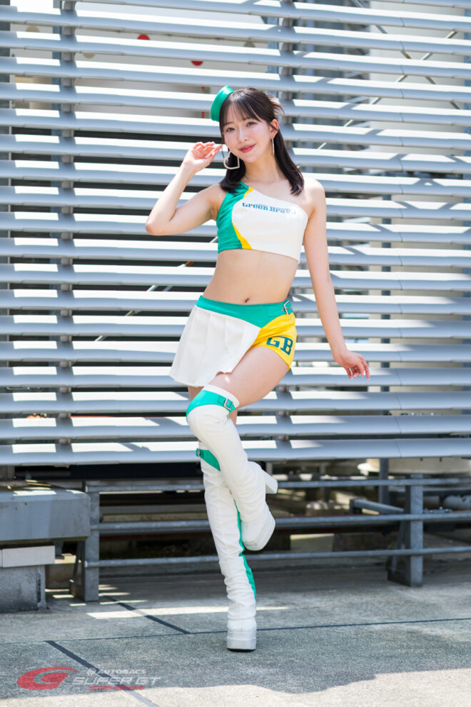 きっかけはスカウト。レースに魅了され7年目の村上楓「勝利の女神であり続けたい」【2025RQインタビューVol.35】