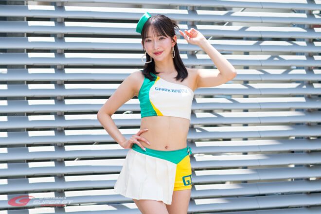 きっかけはスカウト。レースに魅了され7年目の村上楓「勝利の女神であり続けたい」【2025RQインタビューVol.35】