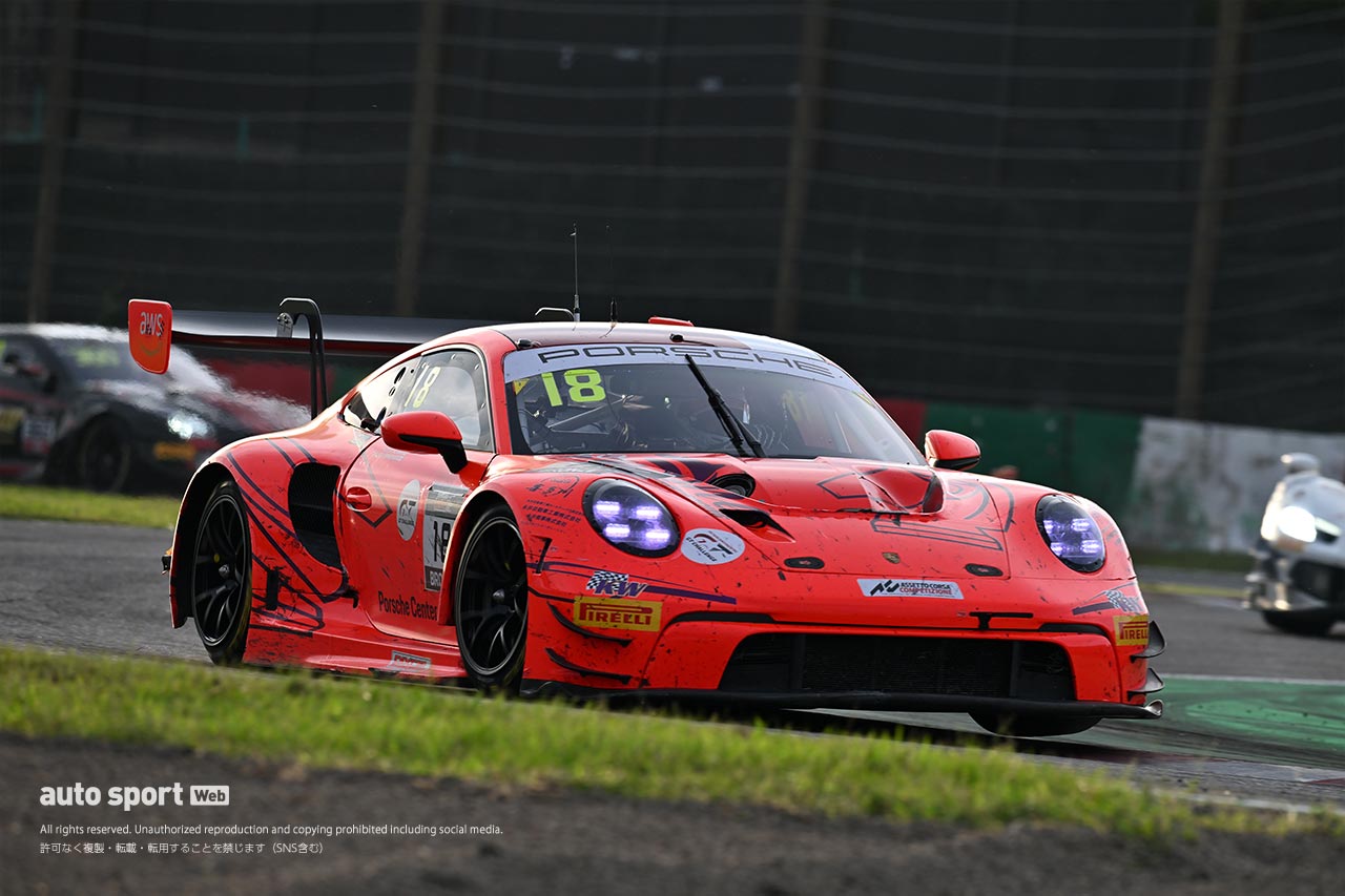 130Rでオイルに乗りクラッシュ／太田のドライブ中にエアコン故障／ピットロードで火災etc.【鈴鹿1000km決勝日Topics】