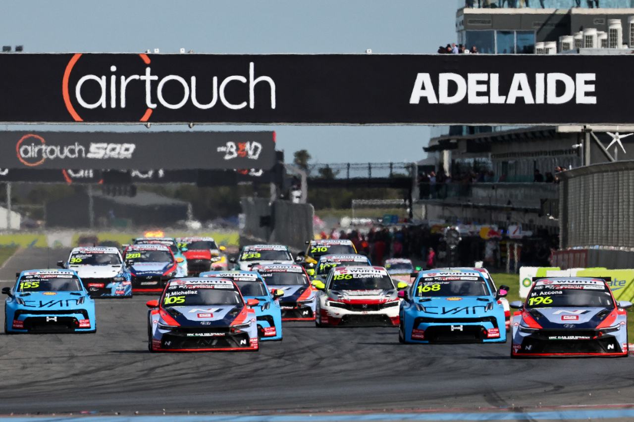 船便遅延の短縮決戦はヒョンデ勢が逆襲。アズコナ予選最速にミケリス＆ジロラミが勝利／TCRワールドツアー第5戦