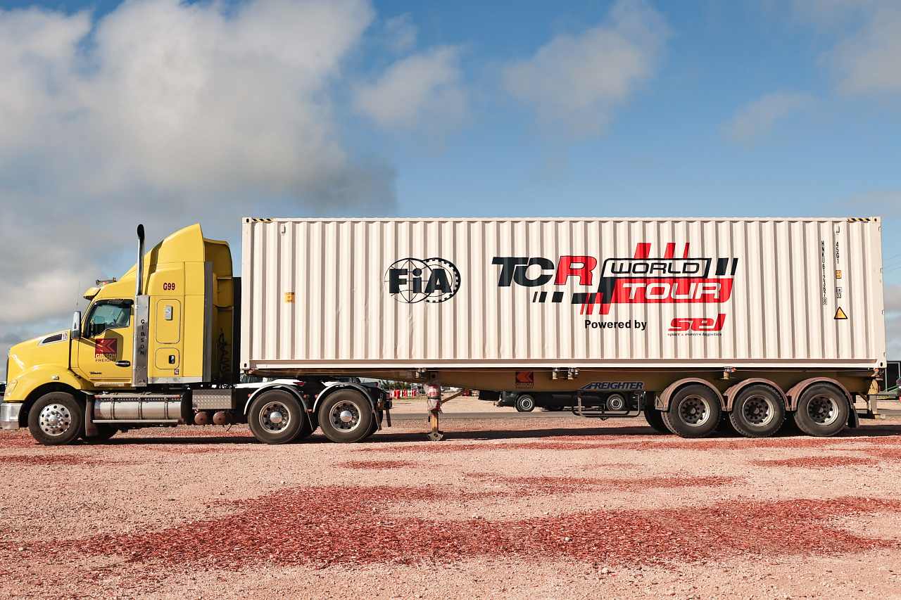 船便遅延の短縮決戦はヒョンデ勢が逆襲。アズコナ予選最速にミケリス＆ジロラミが勝利／TCRワールドツアー第5戦