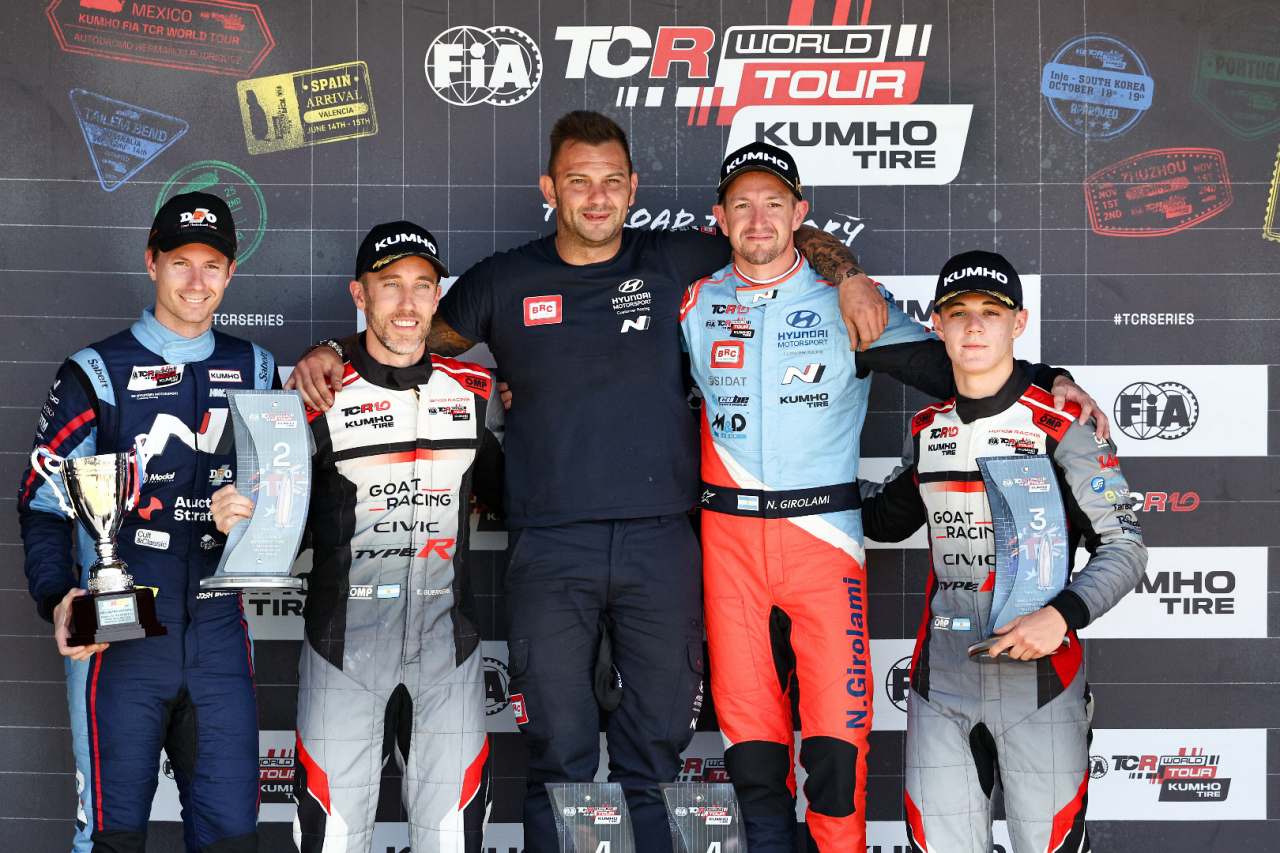 船便遅延の短縮決戦はヒョンデ勢が逆襲。アズコナ予選最速にミケリス＆ジロラミが勝利／TCRワールドツアー第5戦