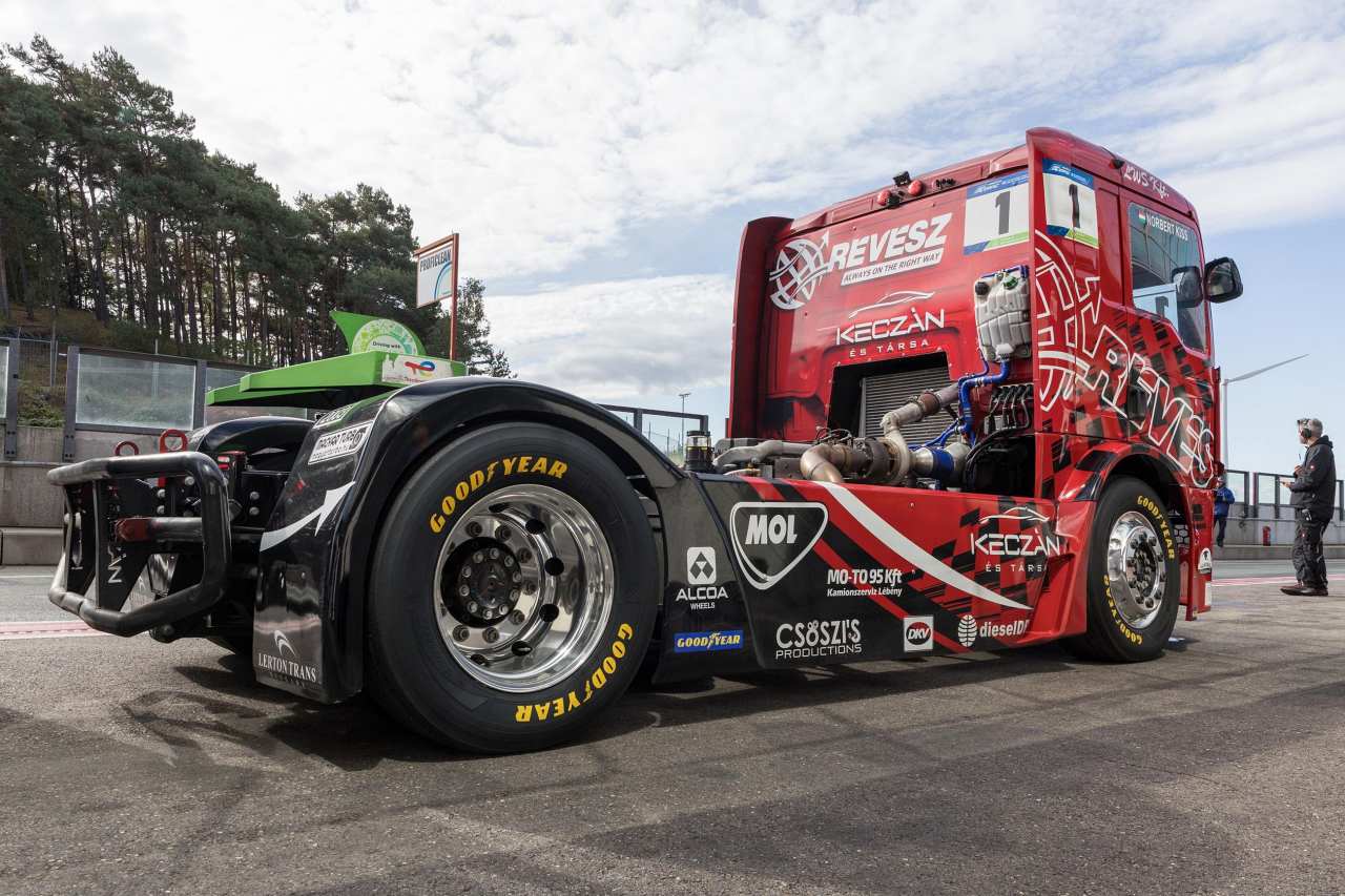 シリーズ6冠の帝王ハーンが苦節の2025年初優勝。ラインアートも今季3人目の複数勝利をマーク／ETRC第6戦ゾルダー