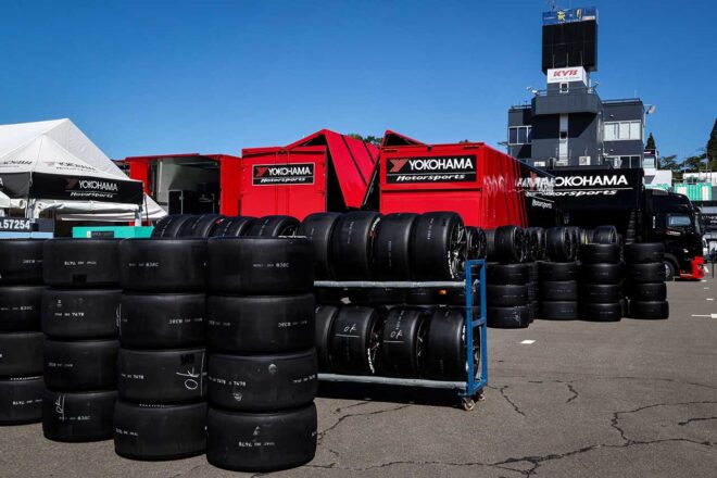 横浜ゴムのタイヤトレーラー　