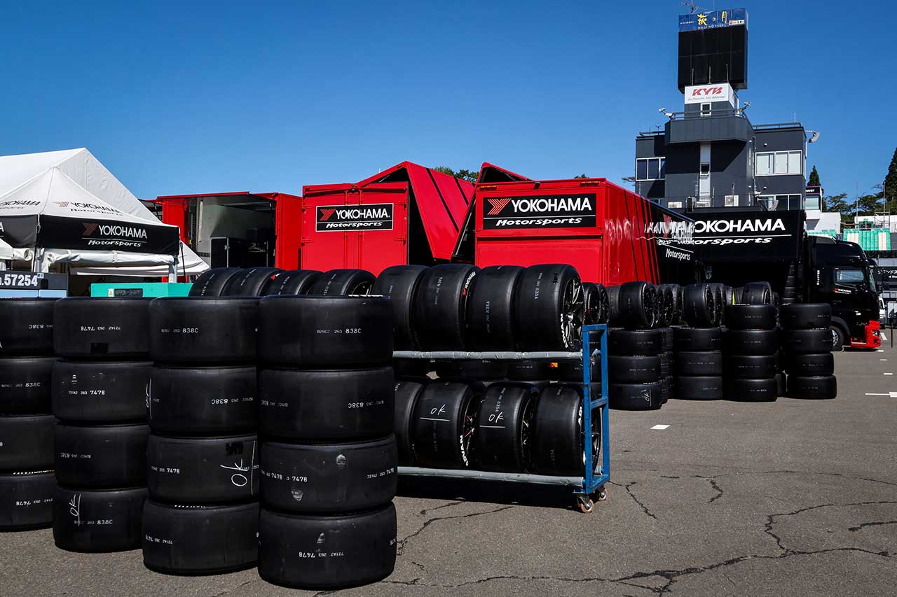 横浜ゴムのタイヤトレーラー