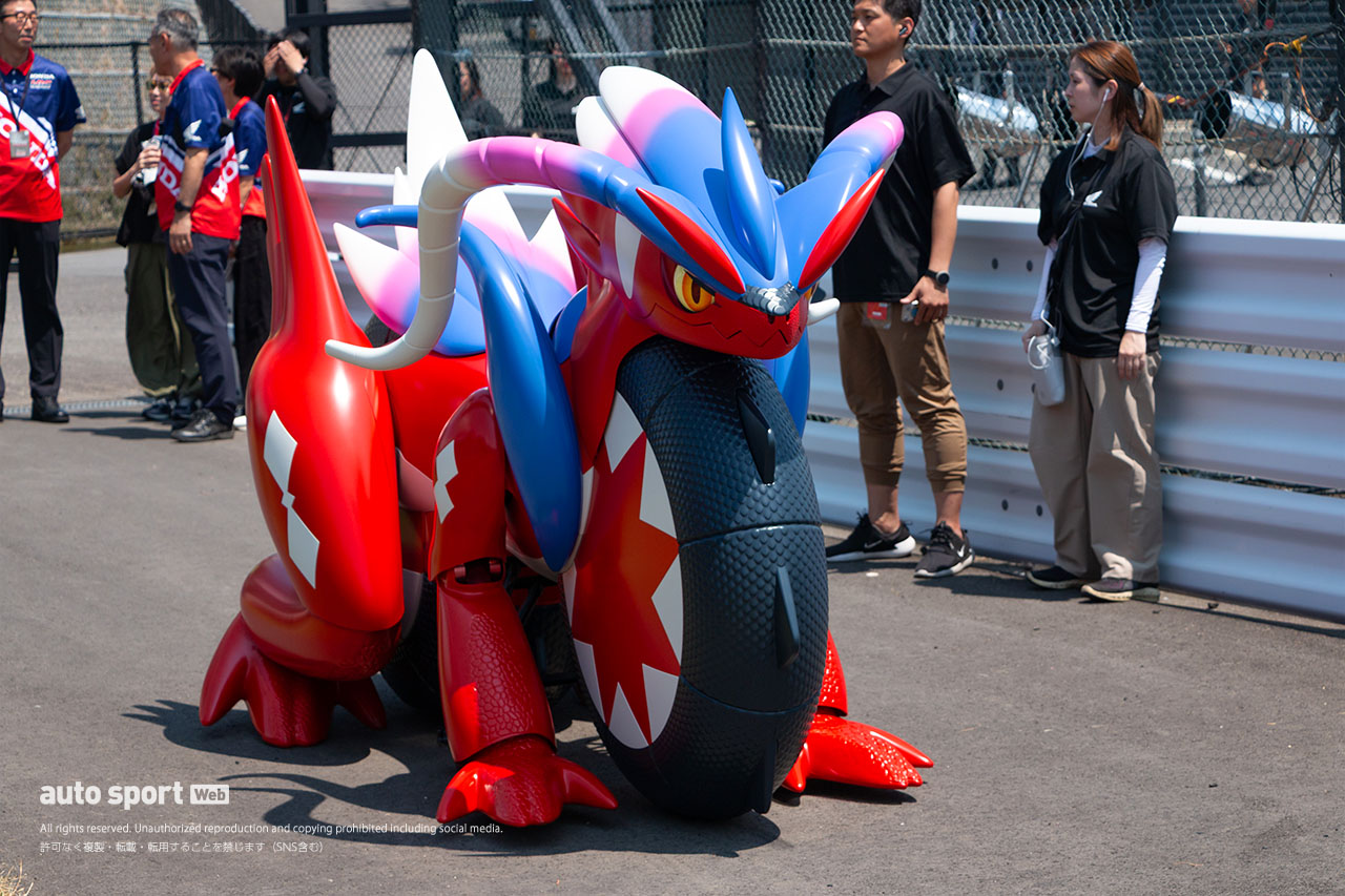 MotoGP日本GP開催のもてぎに『ホンダコライドン』が登場。初の跨り体験や有人走行のお披露目を実施