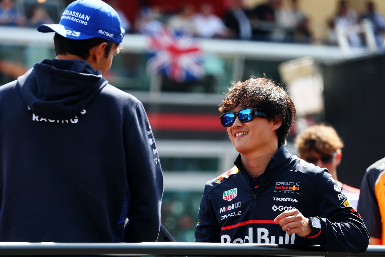 ペレス、ドジャースタジアムで始球式／角田裕毅、レッドブル昇格時の心境を明かす【SNSピックアップF1第17戦（2）】