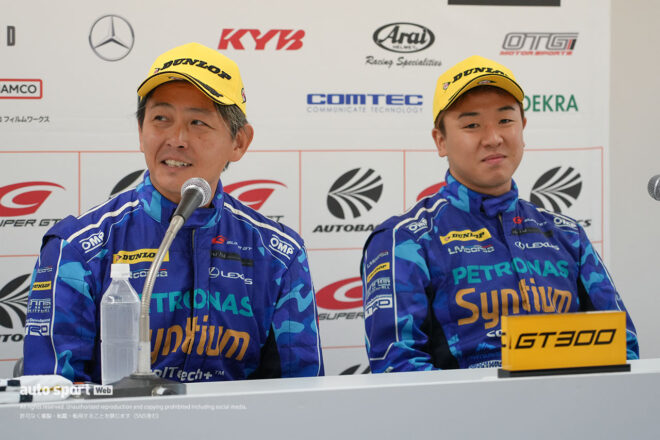 ぶっつけ本番でダンロップの新タイヤがハマるも「どれだけ保つか分からなかった」と吉本大樹【スーパーGT第6戦GT300決勝会見】