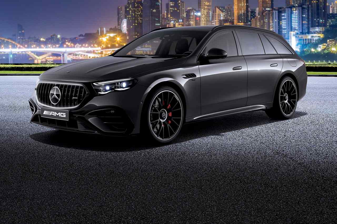 メルセデスAMG、PHEVの『E53』に精悍な装いの限定車“Edition Night Carbon”を設定。全国合計150台