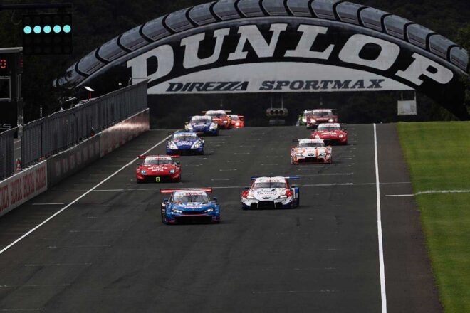 GT500クラスの決勝スタート　2025スーパーGT第6戦SUGO