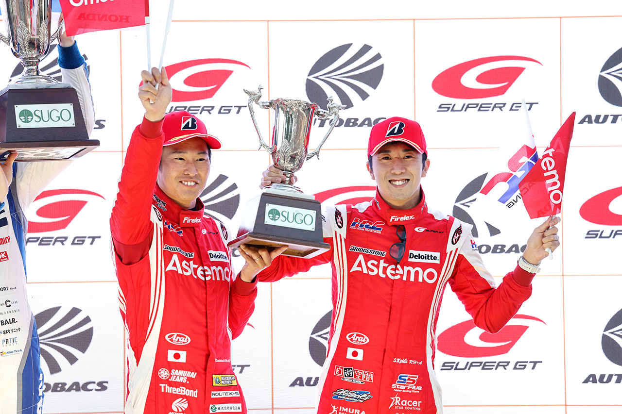 塚越広大と小出峻（Astemo CIVIC TYPE R-GT）