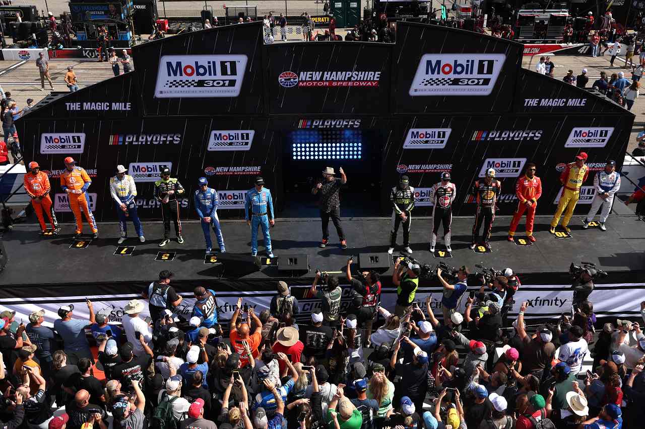 マスタング対決を制したブレイニーがプレーオフ初勝利。JGRトヨタ勢はまさかの同志撃ち／NASCAR第30戦