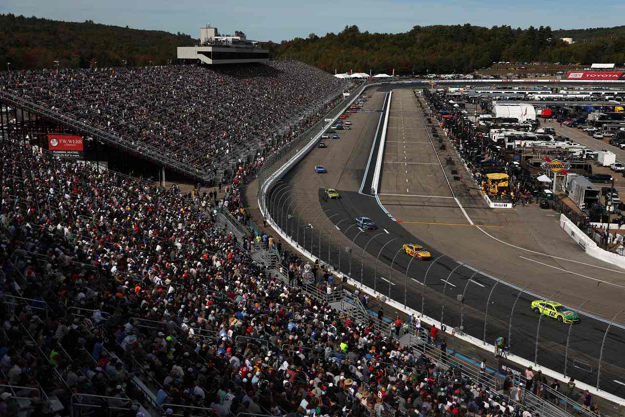 マスタング対決を制したブレイニーがプレーオフ初勝利。JGRトヨタ勢はまさかの同志撃ち／NASCAR第30戦