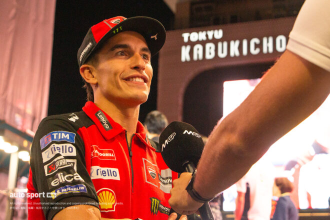 日本GP開幕直前にMotoGPライダーが新宿・歌舞伎町に集結。大勢のファンが大いに沸き返る／MotoGP in Tokyo