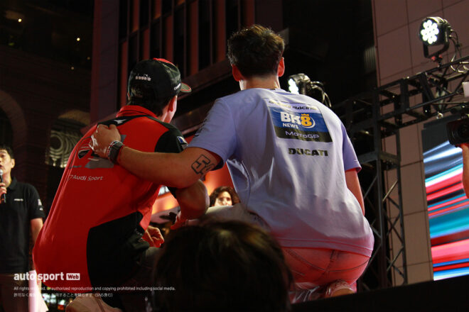 マルク・マルケス（ドゥカティ・レノボ・チーム）＆フェルミン・アルデグエル（BK8グレシーニ・レーシングMotoGP）