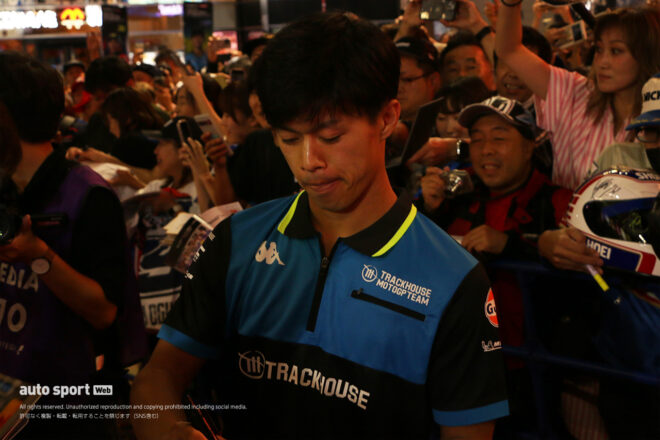 日本GP開幕直前にMotoGPライダーが新宿・歌舞伎町に集結。大勢のファンが大いに沸き返る／MotoGP in Tokyo