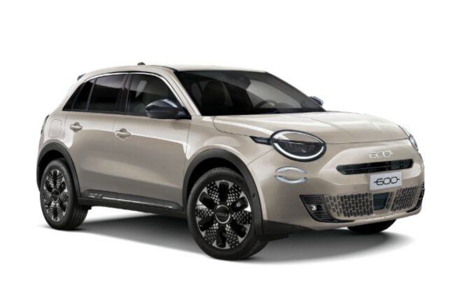 フィアット、コンパクトSUV『600』にイタリアのカフェ文化を想起した限定車“Crema Cappuccino”を設定