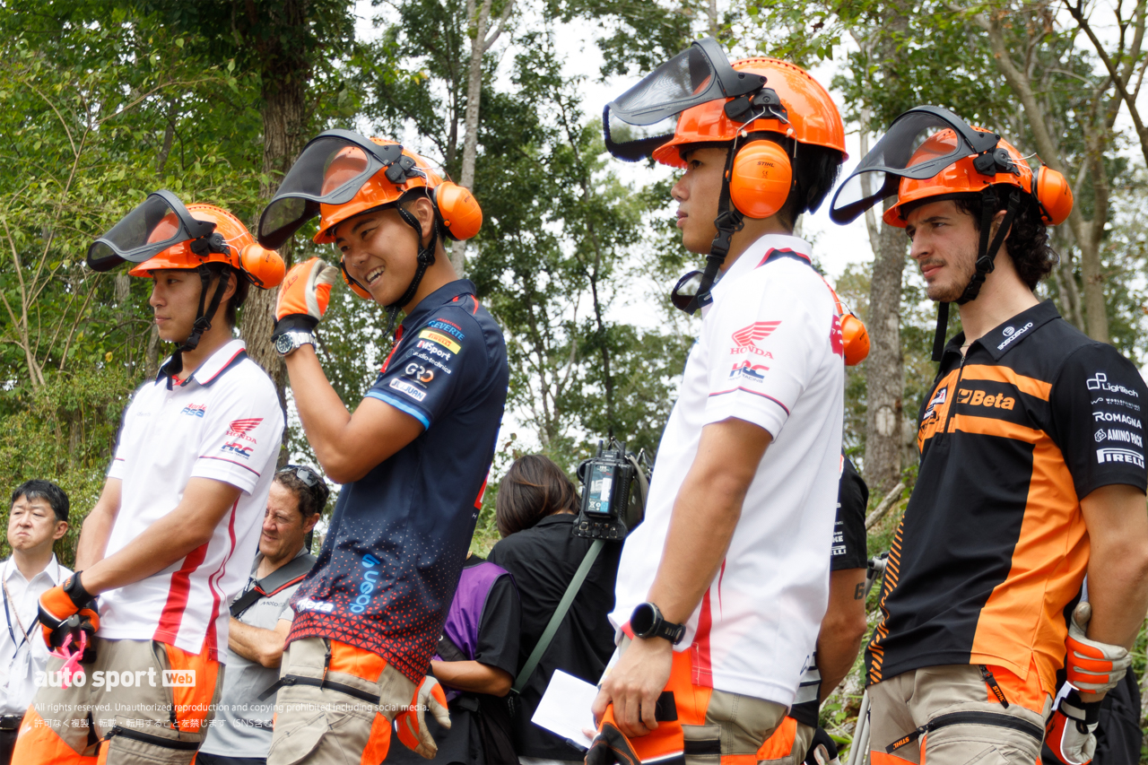 國井、古里、山中らが日本GPを前にサステナビリティ活動を実施。間伐でもてぎの森を育む