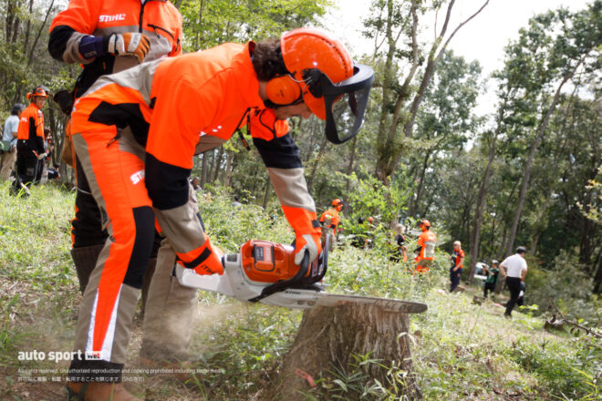 國井、古里、山中らが日本GPを前にサステナビリティ活動を実施。間伐でもてぎの森を育む