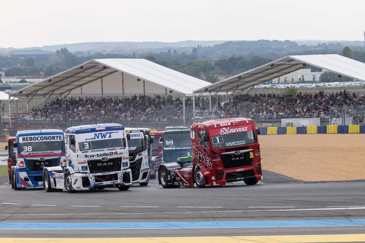 今季も快進撃を見せた王者ノルベルト・キス、週末2勝でシリーズ史上初の“7冠”王者に／ETRC第7戦